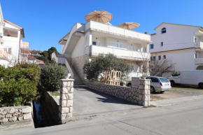Apartments Maslina Palit
